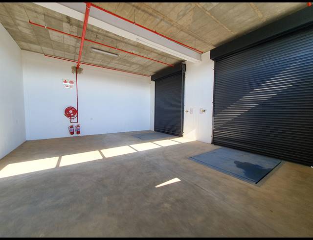3,300M² WAREHOUSE TO LET IN ISANDO